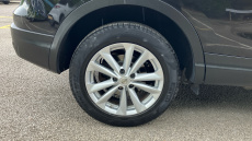 Nissan Qashqai 1.2 DiG-T Acenta Premium 5dr Petrol Hatchback